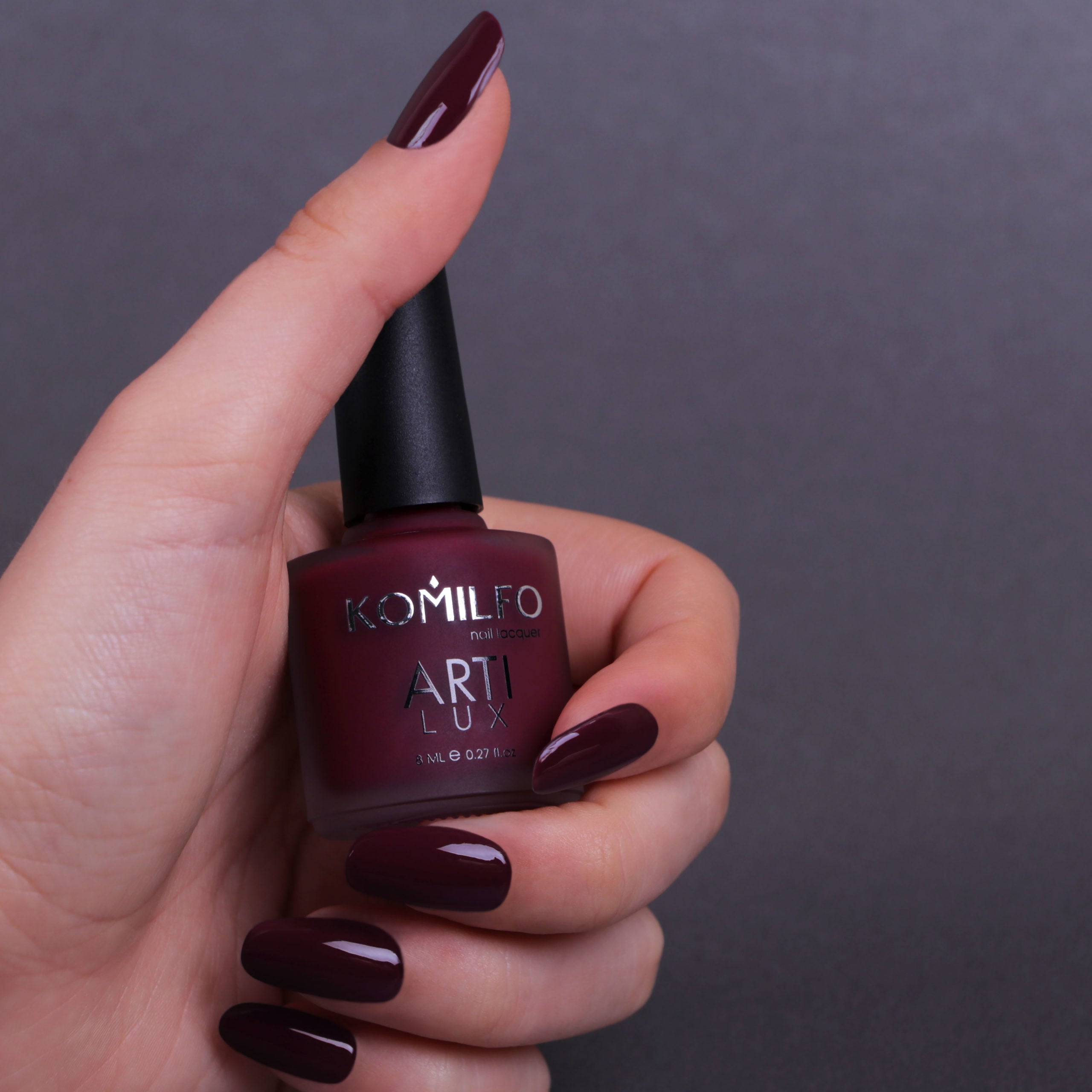 KOMILFO ARTILUX 025 ЛАК ДЛЯ НОГТЕЙ ОБЫЧНЫЙ(НЕ ГЕЛЬ)(МАРСАЛА, ЭМАЛЬ), 8 МЛ 222025