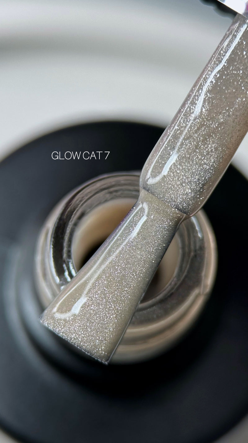 Гель-лак «кошачий глаз» Saga Professional Glow Cat №07, 9 мл