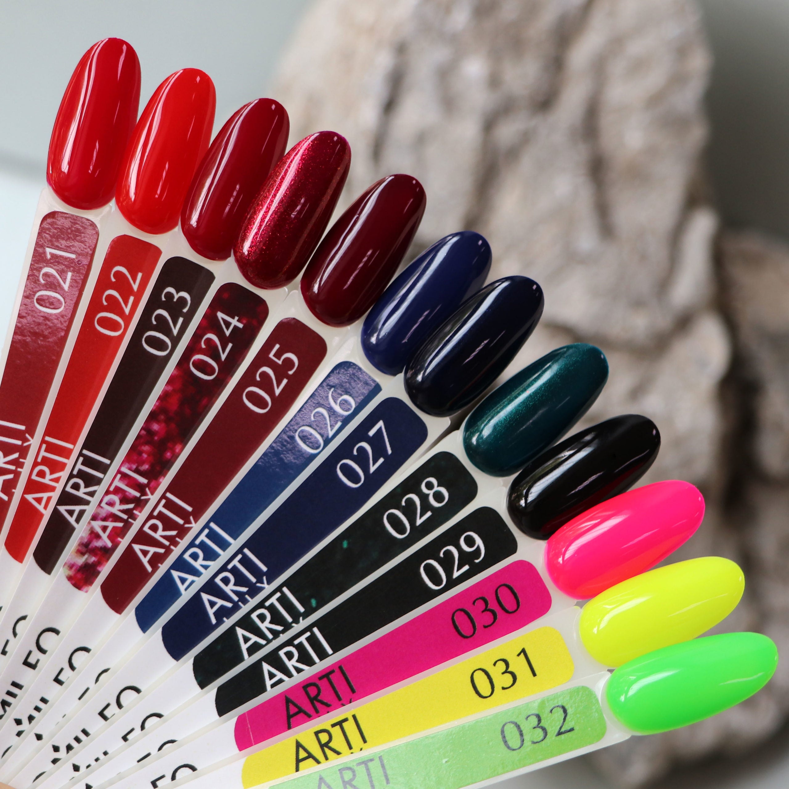 KOMILFO ARTILUX 032 ЛАК ДЛЯ НОГТЕЙ ОБЫЧНЫЙ(НЕ ГЕЛЬ)(ЯРКИЙ ЗЕЛЕНЫЙ, НЕОНОВЫЙ), 8 МЛ 222032