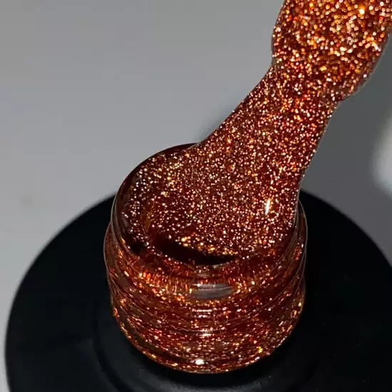 SAGA Professional Gel Polish Fiery gel 22 (оранжевый с микроблеском, светоотражающий), 9 мл